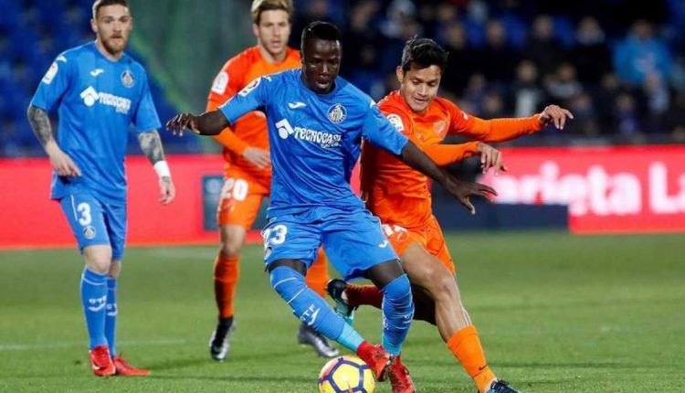 Amath gana un balón dividido ante Rosales. Foto: RTVE.es