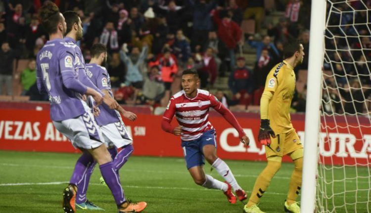 Darwin Machís celebra un gol en un partido del Granada la temporada 2017/2018