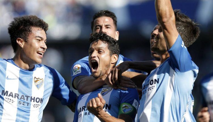 Rosales celebra un gol en La Rosaleda