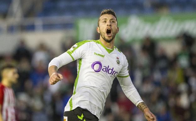 Borja Lázaro celebra un gol