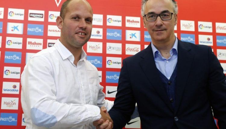 Torrecilla y José Alberto hace 370 días en su presentación como técnico del Sporting