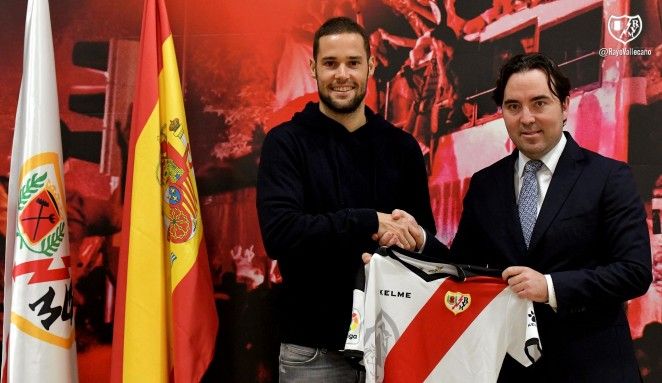 Mario Suárez con la camiseta del Rayo Vallecano