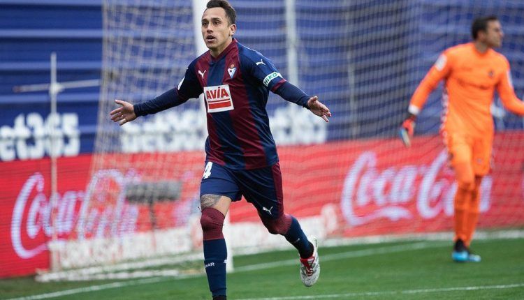 Orellana celebra un gol con el Eibar