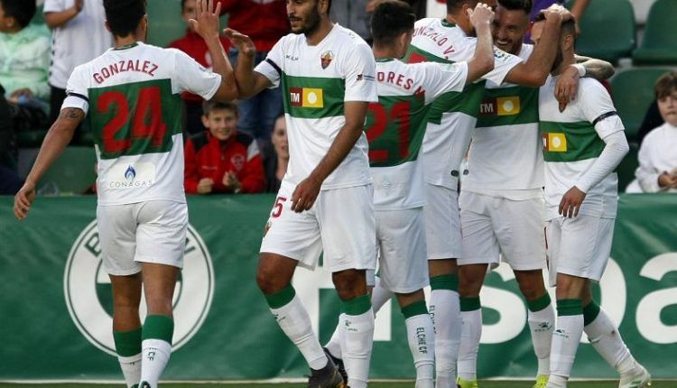 El Elche celebra un gol