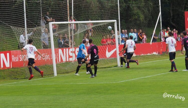 Momento del 0-1 logrado por Álvaro Vázquez