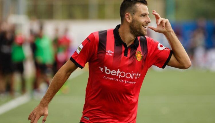 Álex López en un partido con el Mallorca