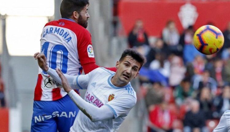 Álex Muñoz en un partido con el Real Zaragoza