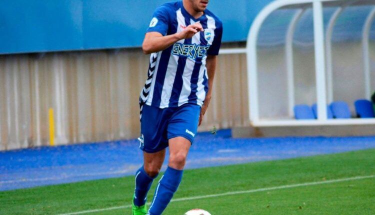 Álvaro Rodríguez con el Lorca FC