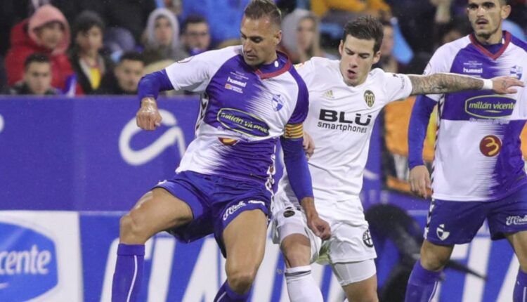 Jon Ander Amelibia en Copa del Rey con el CD Ebro frente al Valencia CF