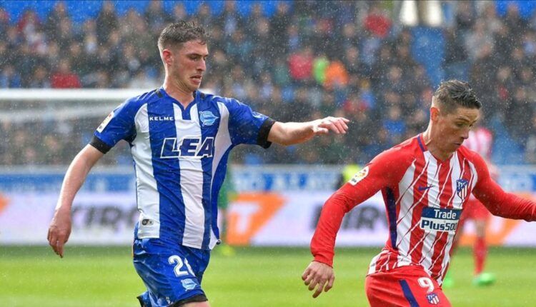 Adrián Diéguez en un partido con el Alavés