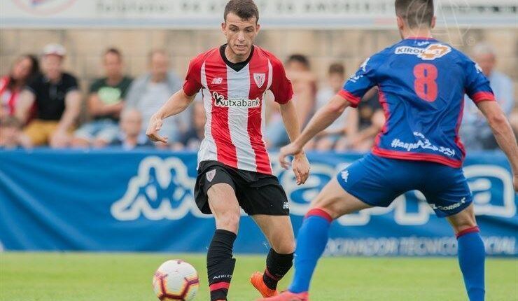 Iñigo Vicente en un encuentro frente al Amorebieta con el Bilbao Athletic