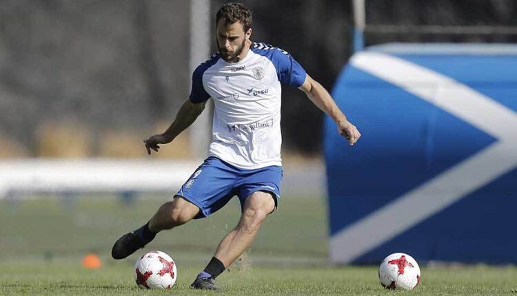 Filip Malbasic en un entrenamiento con el Tenerife