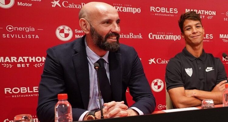 Monchi durante la presentación de Oliver Torres