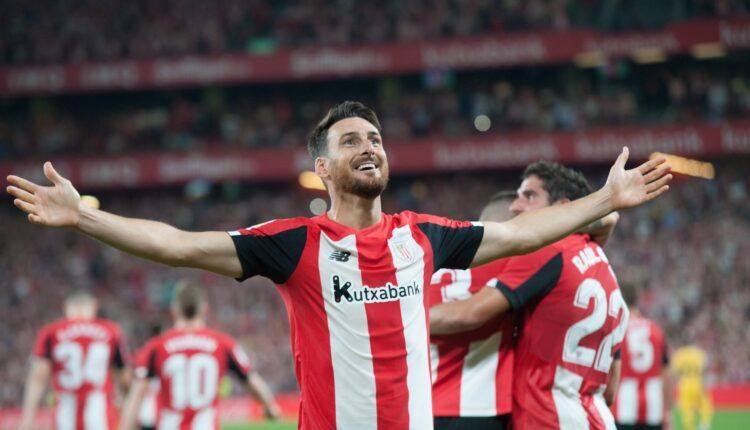 Aduriz celebra su tanto ayer con el Athletic Club