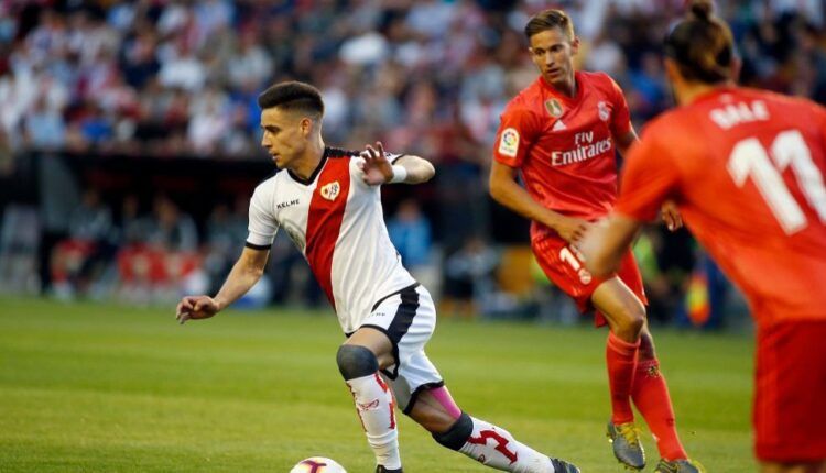 Álex Moreno la pasada campaña frente al Real Madrid