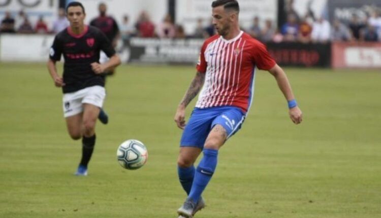 Álvaro Vázquez en un partido de pretemporada