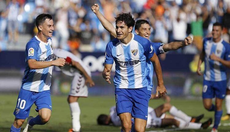 Blanco Leschuk celebra un gol en un partido con el Málaga