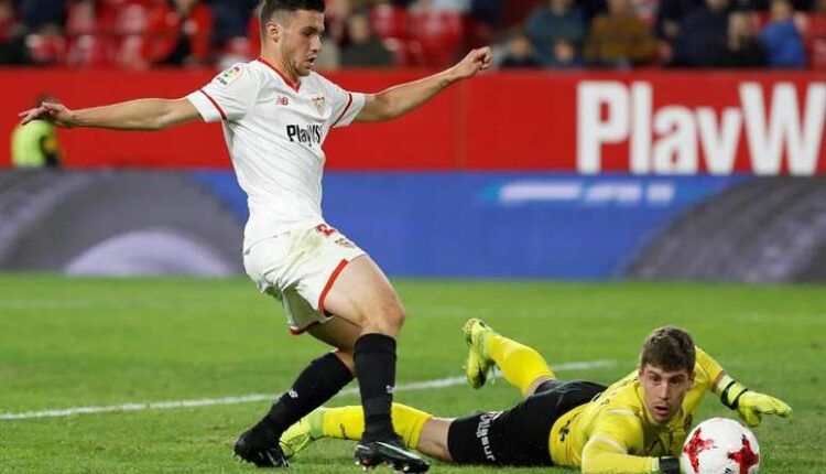 Sebastien Corchia en un partido con el Sevilla