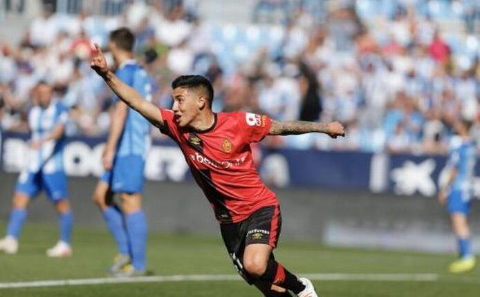 Leo Suárez celebra un gol con el Mallorca el curso pasado