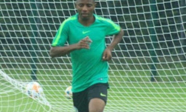 Makanjoula en un entrenamiento con la selección sub20 nigeriana