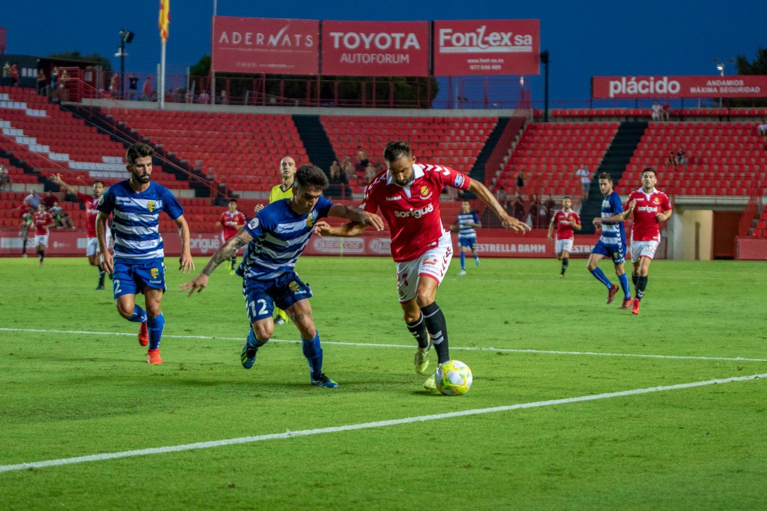 La UE Llagostera dio la gran sorpresa de la jornada venciendo en el Nou Estadi por 1-3