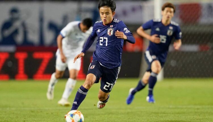 Take Kubo con la selección absoluta de Japón