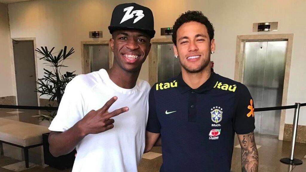 Neymar y Vinicius posan juntos en una convocatoria internacional.