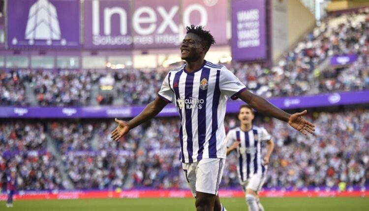 Salisu celebra un gol con el Real Valladolid