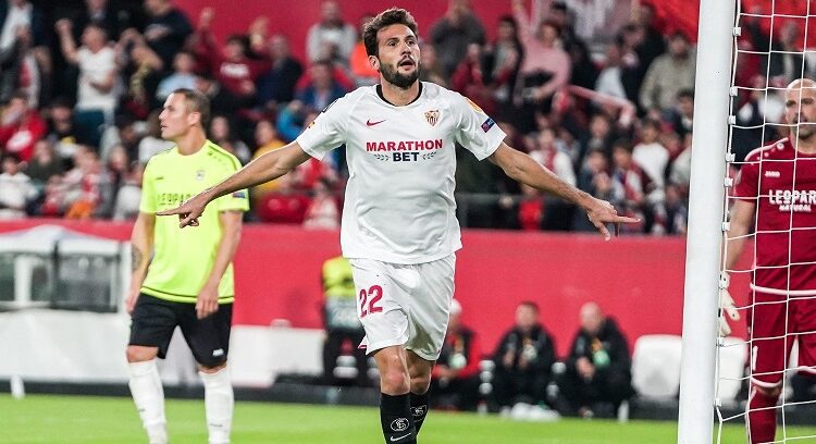 Franco Vázquez celebra uno de sus tantos con el Sevilla