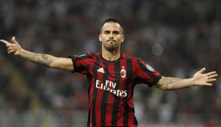 Suso en un partido con el AC Milan