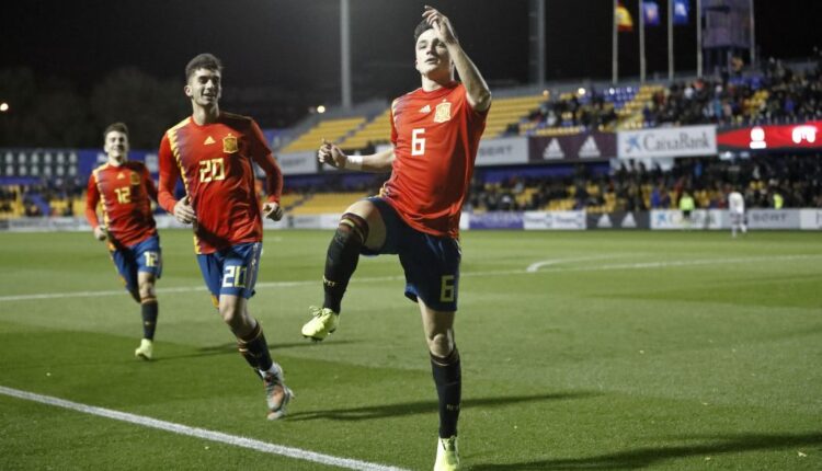 Manu García celebra el 1-0 en Santo Domingo con la selección de España sub21