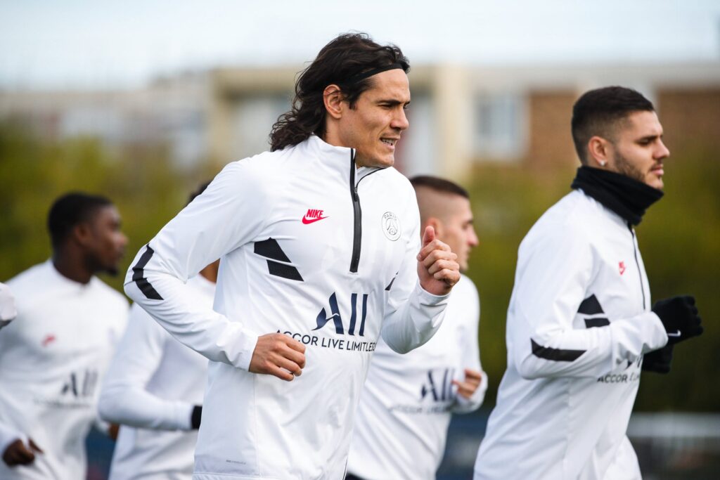 Cavani en un entrenamiento del PSG