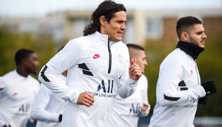 Cavani en un entrenamiento del PSG