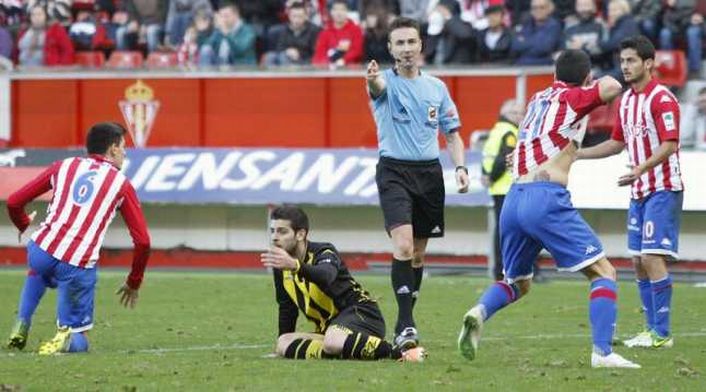 Antonio Santos Pargaña en un Sporting - Zaragoza