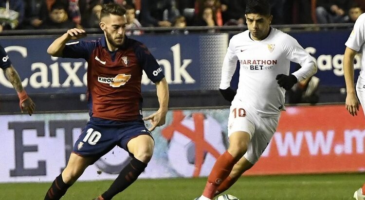 Lance del Osasuna Sevilla con Roberto Torres y Banega