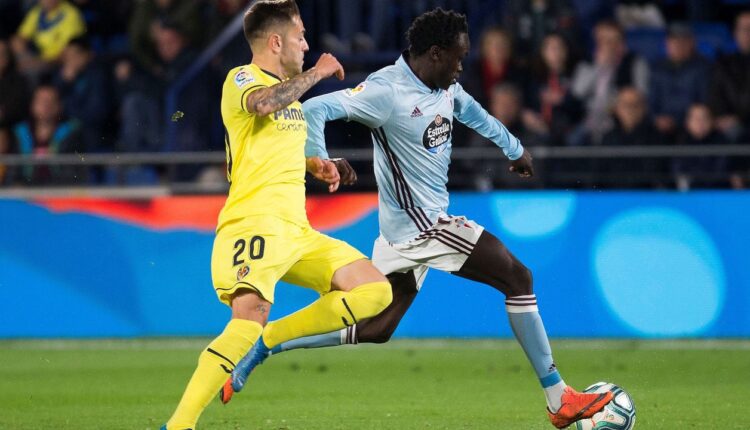 Pione Sisto en un partido con el Celta