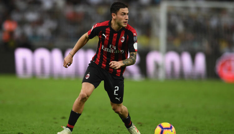 Davide Calabria en un partido con el Milan la pasada pretemporada