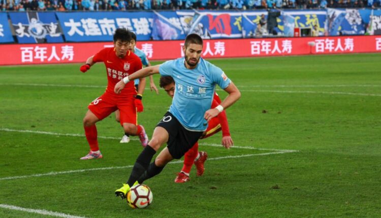 Yannick Carrasco. Dalian Yifang