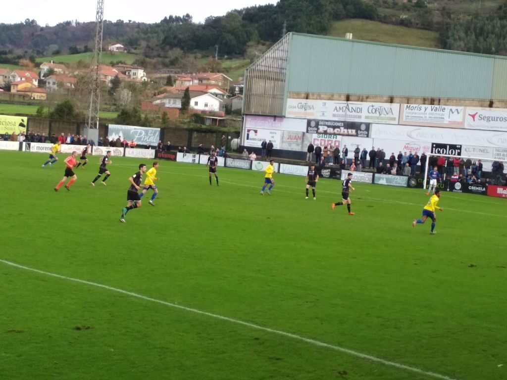 Lance del encuentro de Copa entre Lealtad y Cádiz