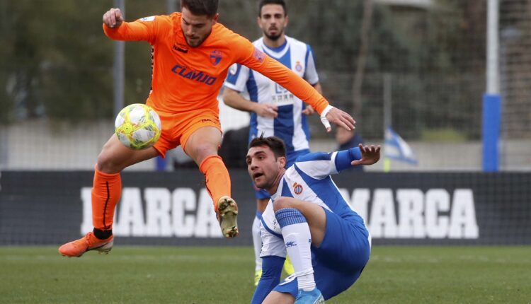 Lance del partido Espanyol B -Ebro