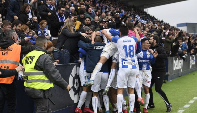 Celebración del gol de Óscar que daba la victoria al CD Leganés en el descuento