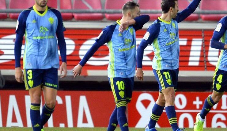 Jugadores de la UD Almería celebran un tanto esta campaña