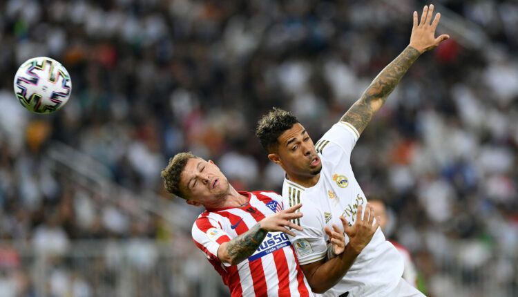 Mariano Díaz frente al Atlético de Madrid en la Supercopa