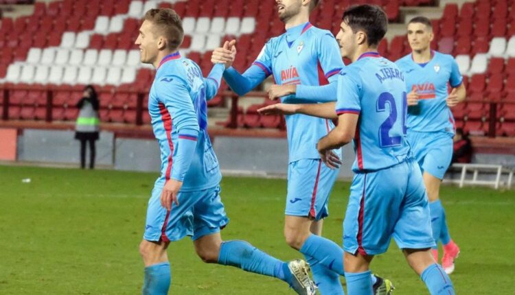 Jugadores de la SD Eibar celebrando un gol en Las Gaunas