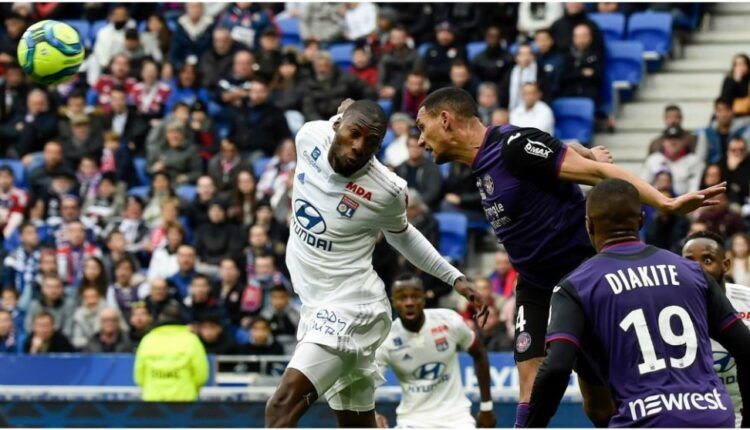 Karl Toko Ekambi con el Olympique de Lyon