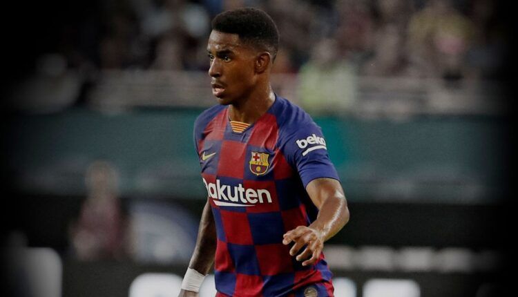 Junior Firpo en un partido con el FC Barcelona