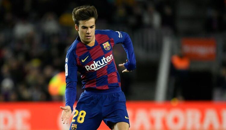 Riqui Puig en un partido con el FC Barcelona