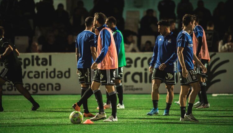 Calentamiento del FC Cartagena en un partido