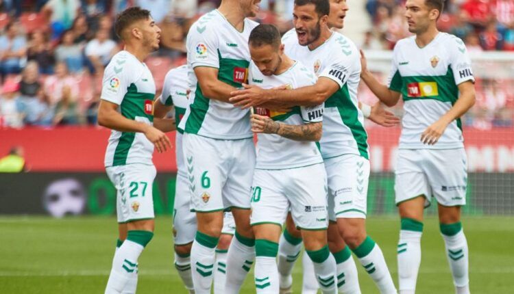 El Elche celebra un gol en Montilivi