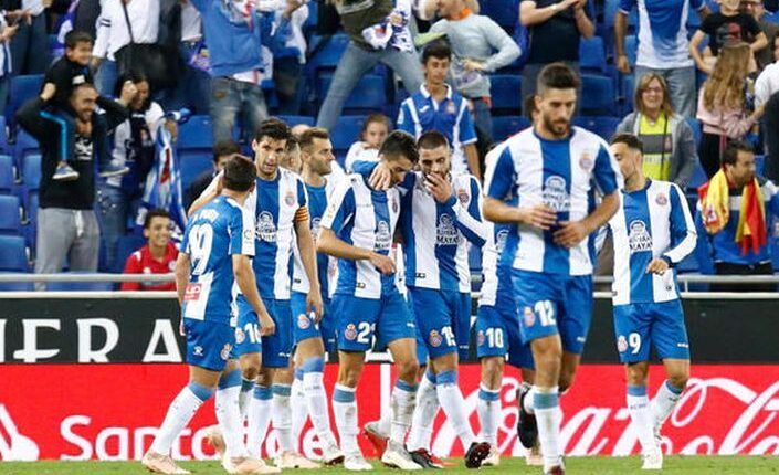 Jugadores del RCD Espanyol celebran un gol